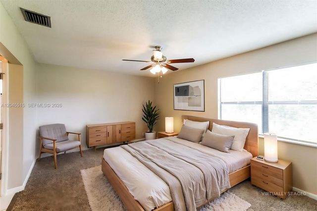1430 W Sandpiper Cir, Pembroke Pines, FL 33026