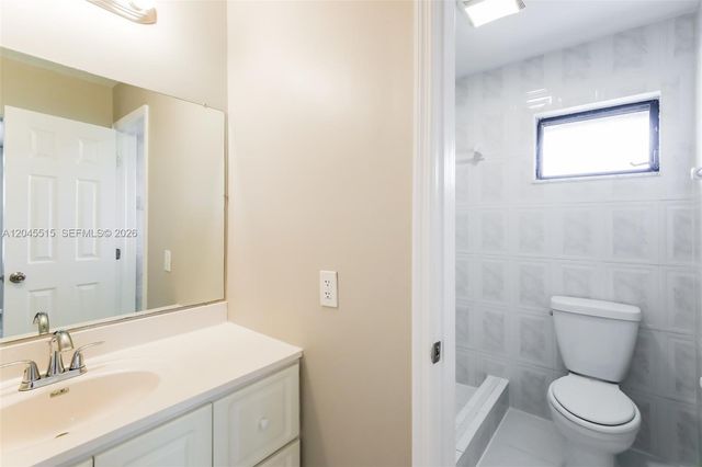 1430 W Sandpiper Cir, Pembroke Pines, FL 33026