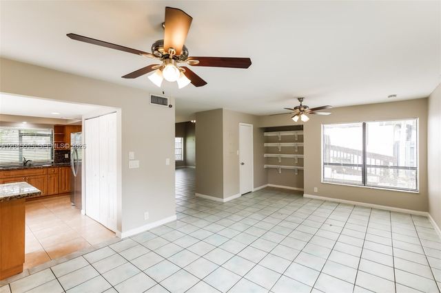1430 W Sandpiper Cir, Pembroke Pines, FL 33026