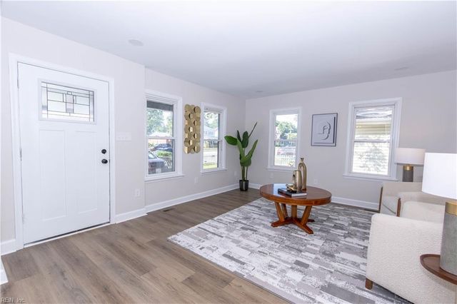 1806 Victoria BLVD, Hampton, VA 23669