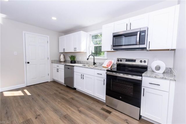 1806 Victoria BLVD, Hampton, VA 23669