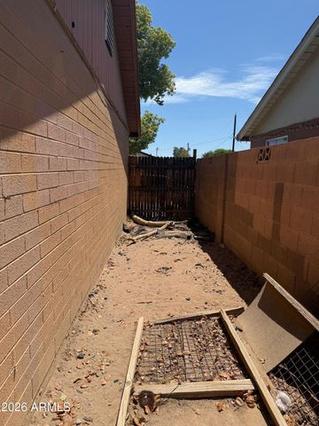 4820 N 73RD Avenue, Phoenix, AZ 85033