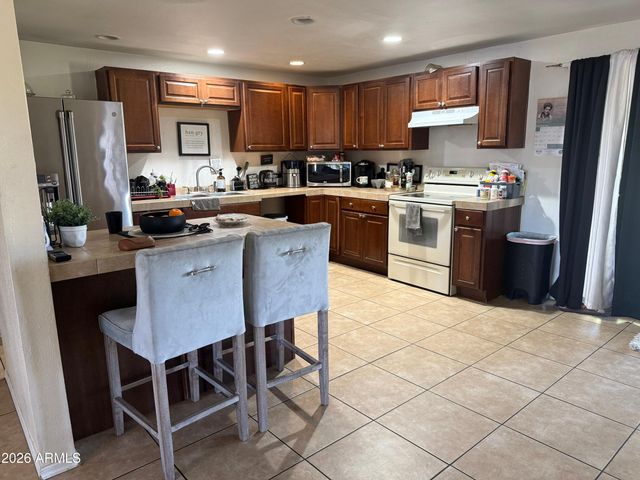 4820 N 73RD Avenue, Phoenix, AZ 85033