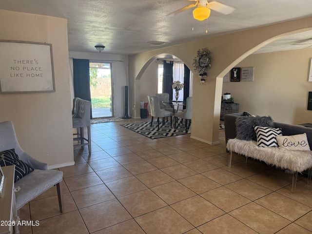 4820 N 73RD Avenue, Phoenix, AZ 85033