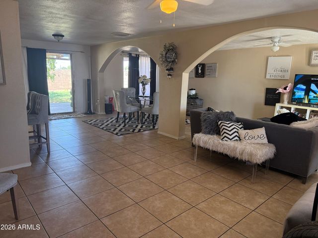 4820 N 73RD Avenue, Phoenix, AZ 85033