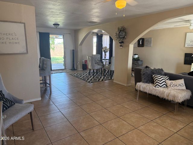 4820 N 73RD Avenue, Phoenix, AZ 85033
