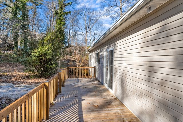 297 Sugarhill Road, Seneca, SC 29672