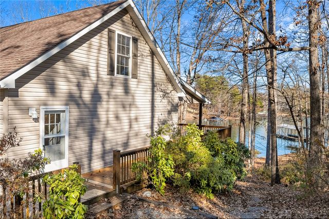 297 Sugarhill Road, Seneca, SC 29672