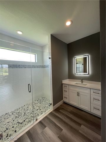 610 FLOYD AVE S, Lehigh Acres, FL 33976