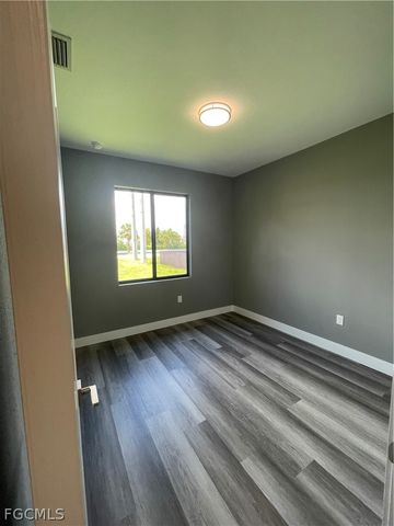 610 FLOYD AVE S, Lehigh Acres, FL 33976