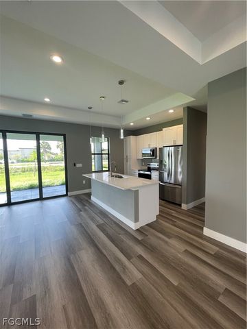 610 FLOYD AVE S, Lehigh Acres, FL 33976