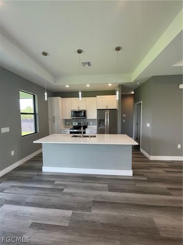 610 FLOYD AVE S, Lehigh Acres, FL 33976