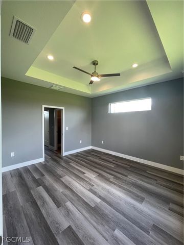 610 FLOYD AVE S, Lehigh Acres, FL 33976