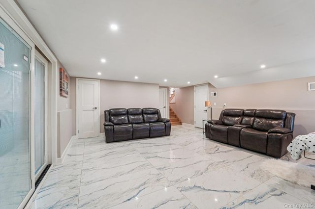 109 Bennett Rd, Newburgh, NY 12550