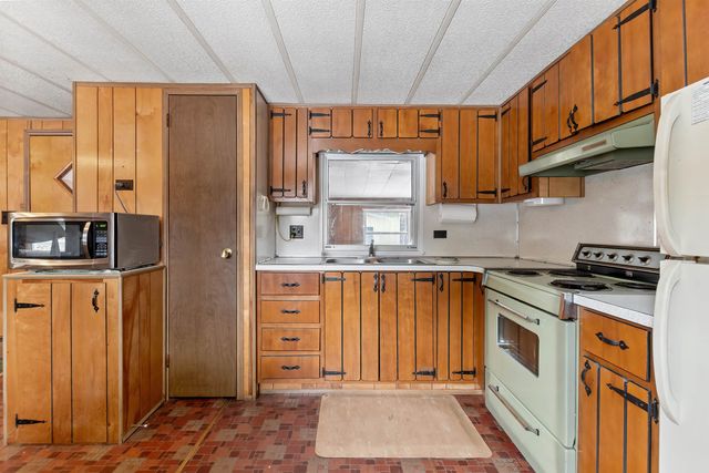 8 Stoney Brook Road, Sunapee, NH 03782