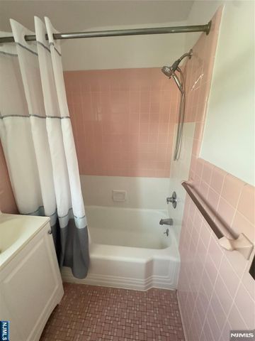 92 Aberdeen Court 2, Haledon, NJ 07508