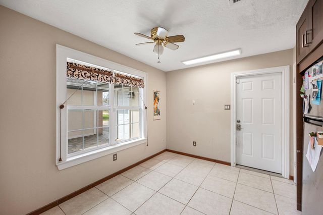 2327 Colonial Ridge Drive, Friendswood, TX 77546