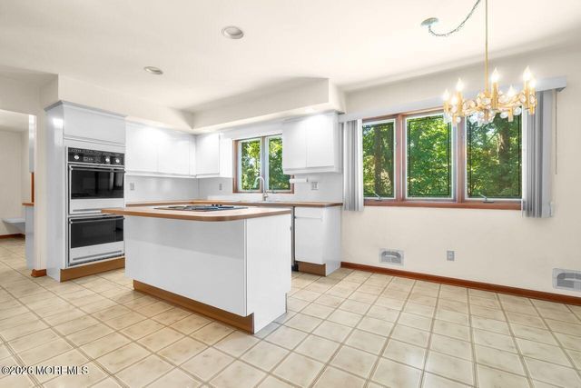 6 Sugar Lane, Holmdel, NJ 07733
