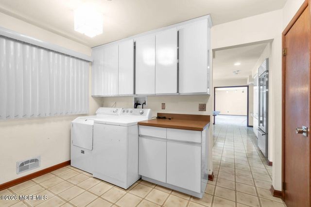6 Sugar Lane, Holmdel, NJ 07733