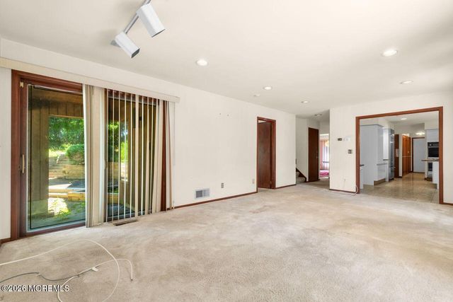 6 Sugar Lane, Holmdel, NJ 07733