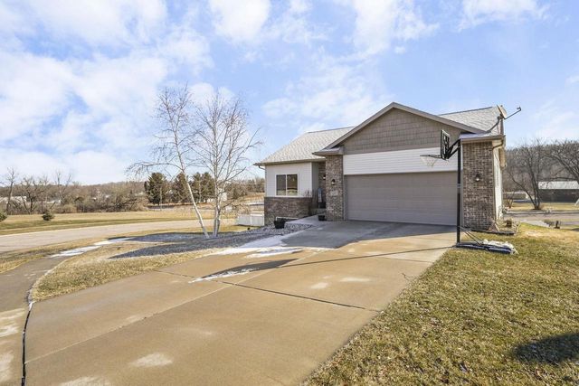 1215 Springbrook Drive, Baraboo, WI 53913