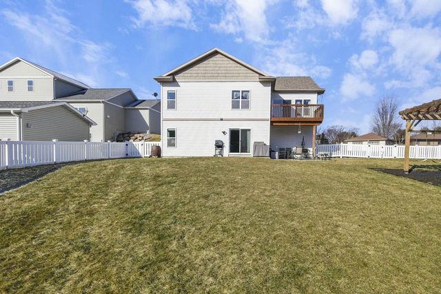 1215 Springbrook Drive, Baraboo, WI 53913