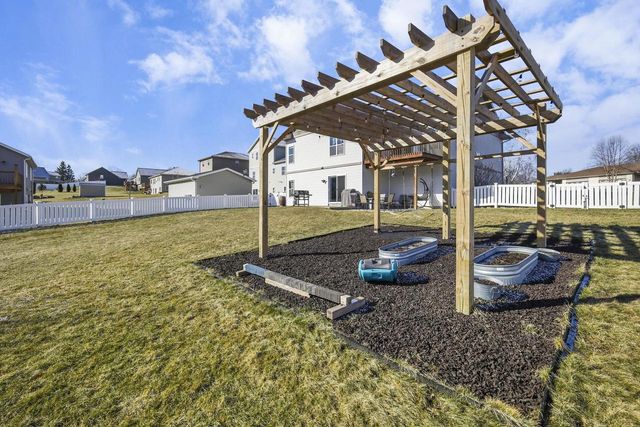 1215 Springbrook Drive, Baraboo, WI 53913