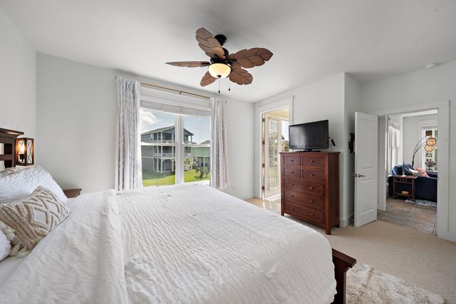 4139 King Rail Circle, Galveston, TX 77554