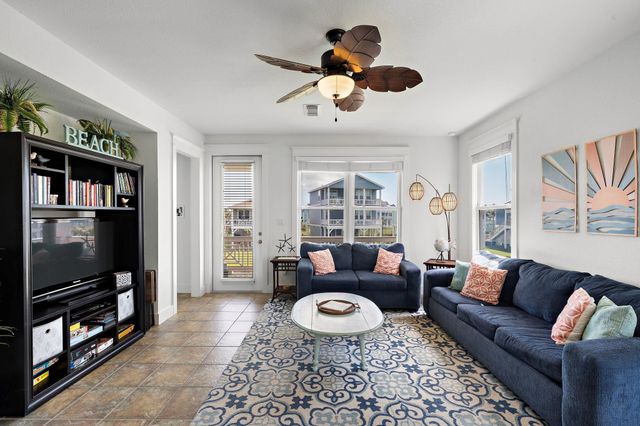 4139 King Rail Circle, Galveston, TX 77554
