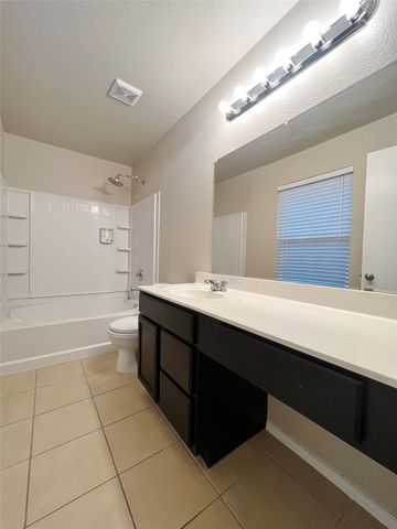 9925 Amaryllis Lane, Fort Worth, TX 76108