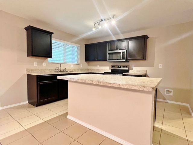 9925 Amaryllis Lane, Fort Worth, TX 76108