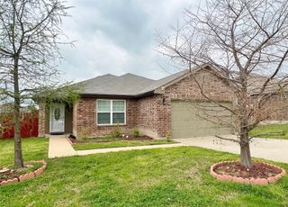 9925 Amaryllis Lane, Fort Worth, TX 76108