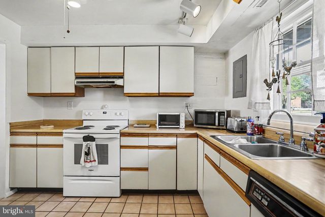 1638 DEVERS RD, York, PA 17404