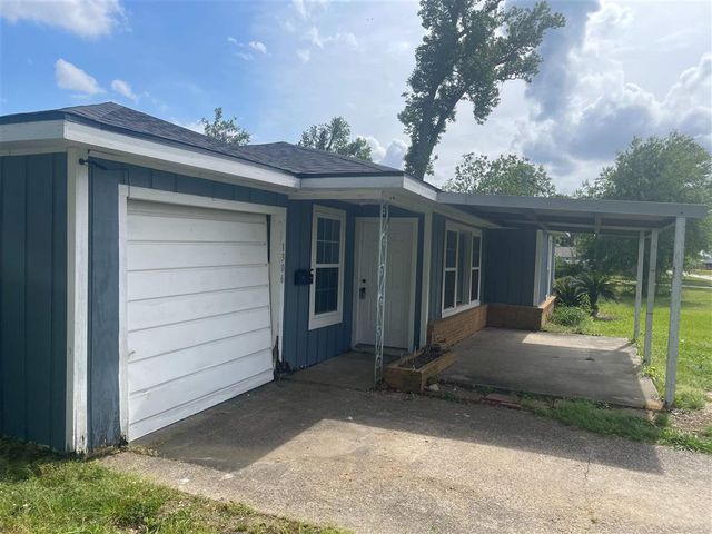 1306 Continental Boulevard, Westlake, LA 70669