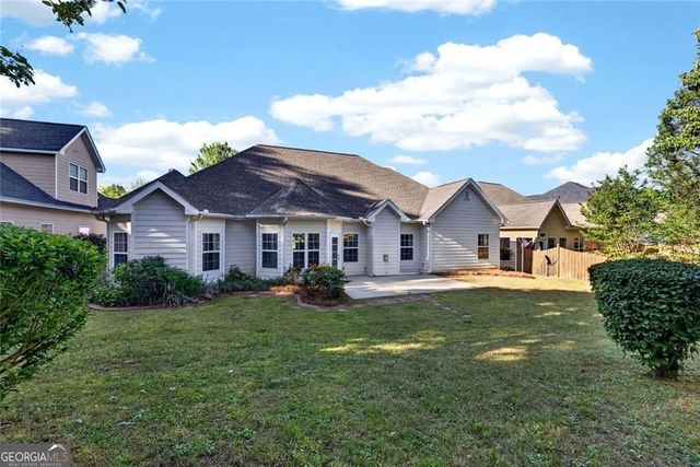 8004 Larksview Drive, Fairburn, GA 30213