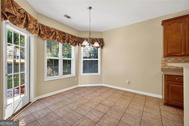 8004 Larksview Drive, Fairburn, GA 30213