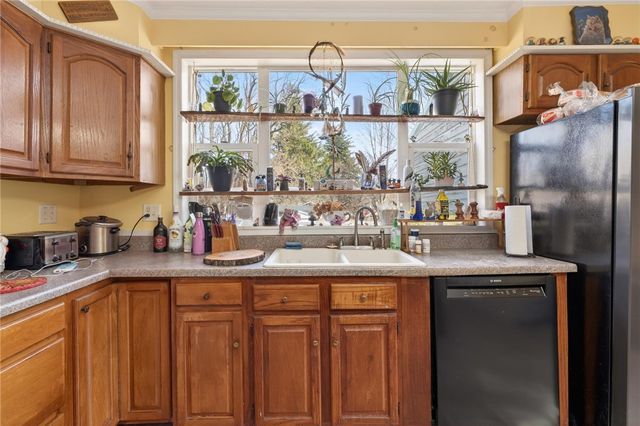 31 Church Street, Phelps, NY 14532