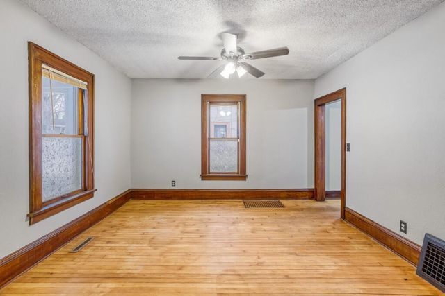 2718 Sheridan Avenue N, Minneapolis, MN 55411