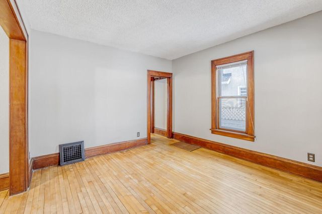 2718 Sheridan Avenue N, Minneapolis, MN 55411