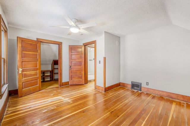 2718 Sheridan Avenue N, Minneapolis, MN 55411