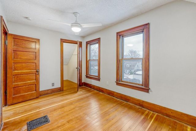 2718 Sheridan Avenue N, Minneapolis, MN 55411