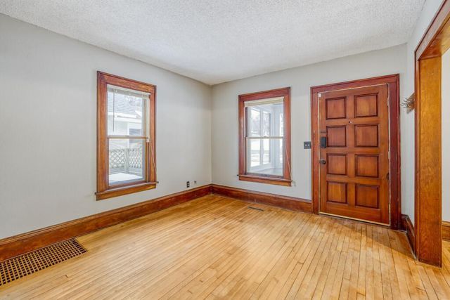 2718 Sheridan Avenue N, Minneapolis, MN 55411