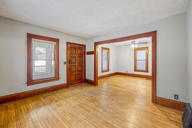 2718 Sheridan Avenue N, Minneapolis, MN 55411