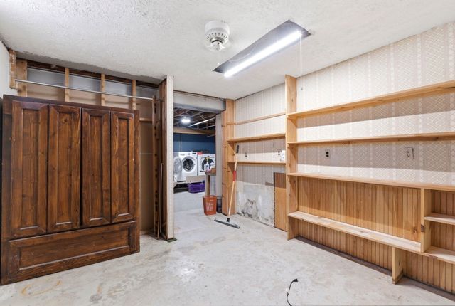 2087 Turnbull Road 2087 Turnbull Road, Dayton, OH 45431