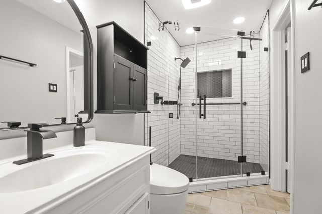 35 N Wavy Oak Circle, The Woodlands, TX 77381