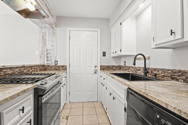 35 N Wavy Oak Circle, The Woodlands, TX 77381