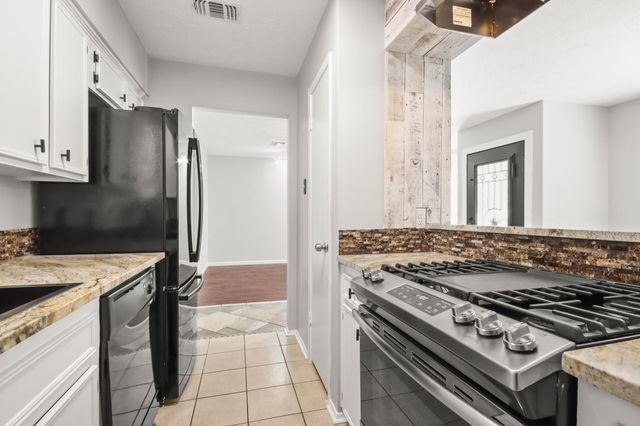 35 N Wavy Oak Circle, The Woodlands, TX 77381