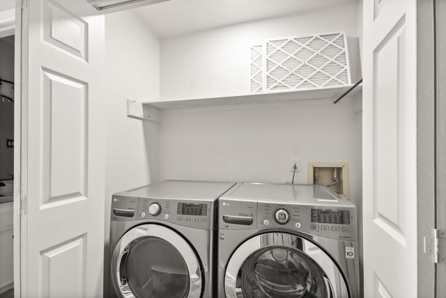 35 N Wavy Oak Circle, The Woodlands, TX 77381