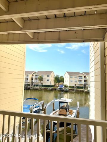 2421 Beachview Drive, B5, Ocean Springs, MS 39564