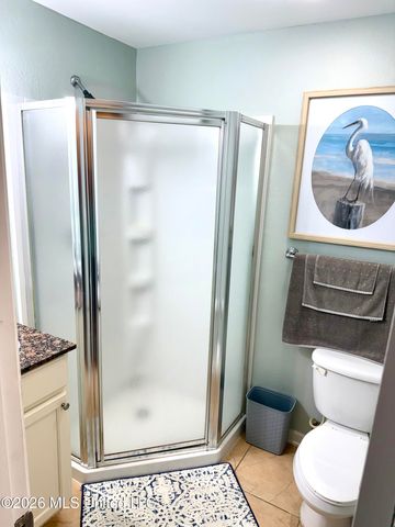 2421 Beachview Drive, B5, Ocean Springs, MS 39564